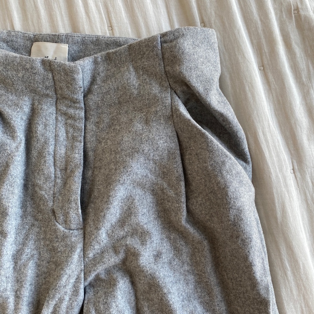 Grey Aritiza Wilfred Cropped Pants Size 4
